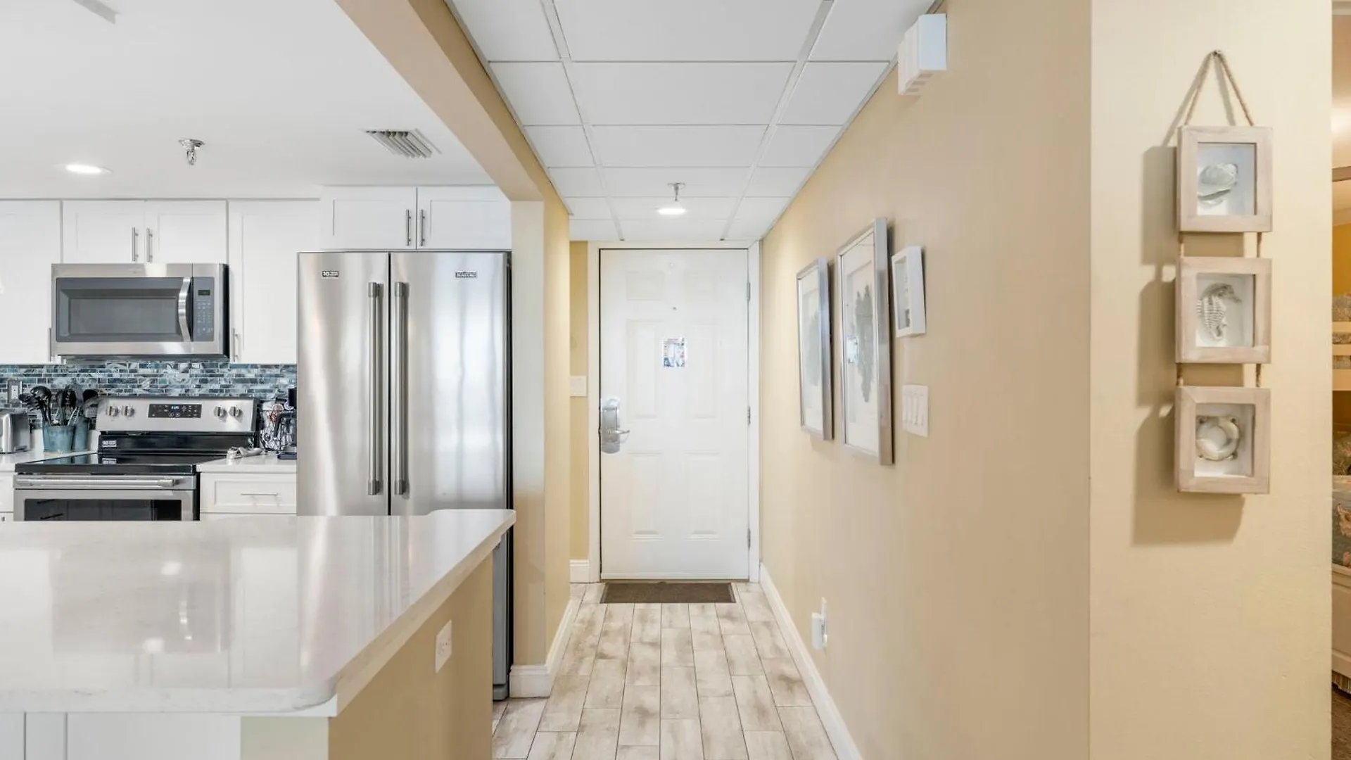 Stunning 2/2 Designer Condo W Coastal Appeal Right On The Gulf! Panama City Beach 0*,