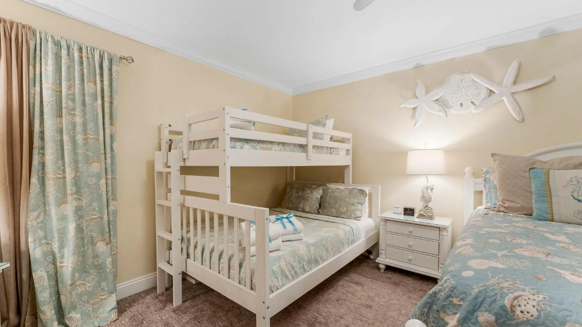 Stunning 2/2 Designer Condo W Coastal Appeal Right On The Gulf! Panama City Beach