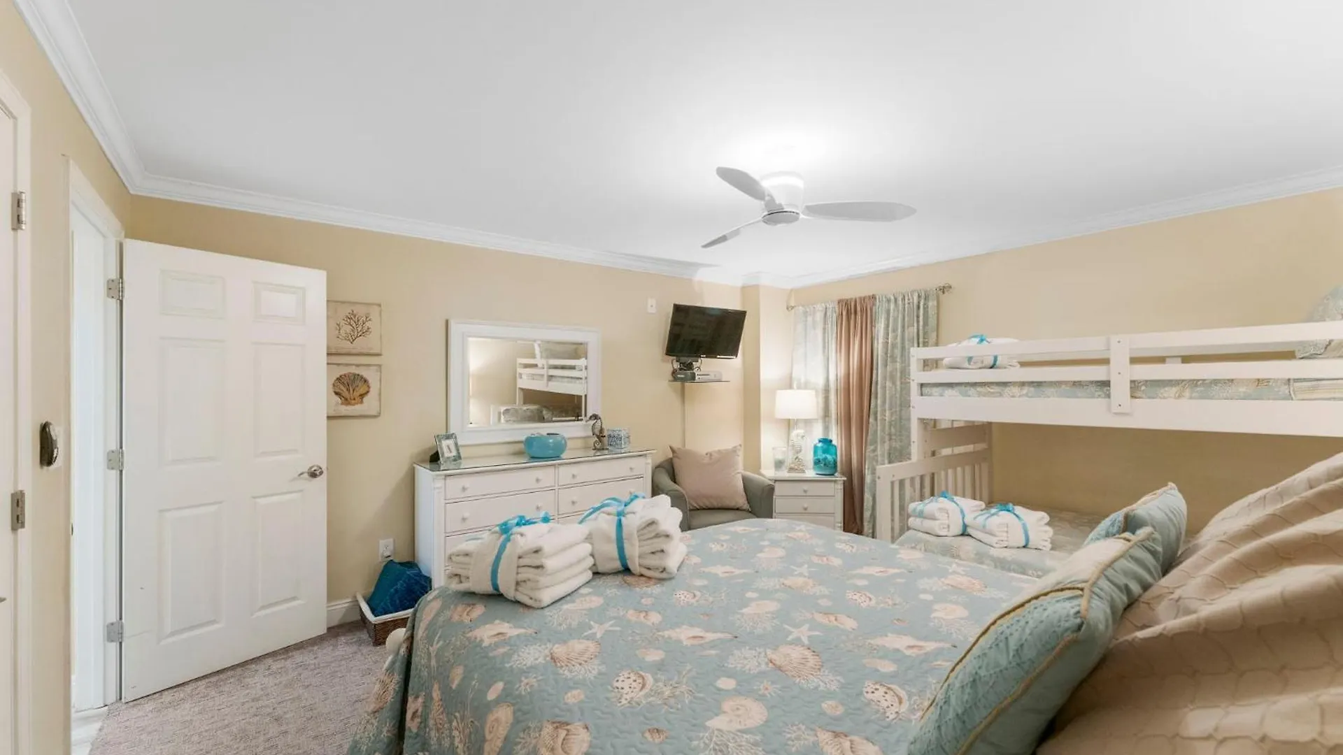 Stunning 2/2 Designer Condo W Coastal Appeal Right On The Gulf! Panama City Beach 0*,  Ηνωμένες Πολιτείες της Αμερικής