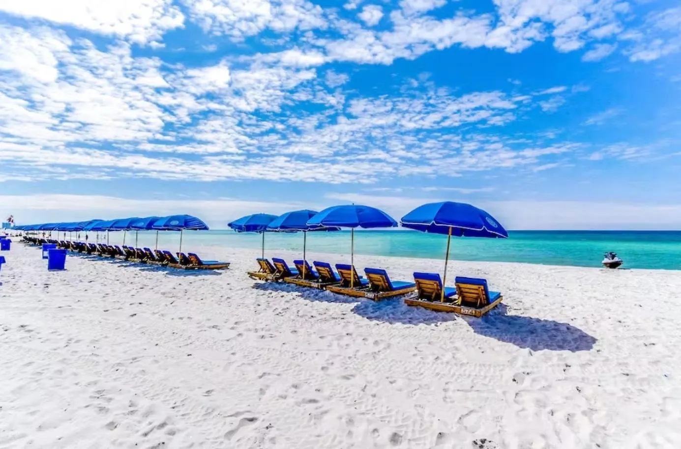 Holiday home Stunning 2/2 Designer Condo W Coastal Appeal Right On The Gulf! Panama City Beach